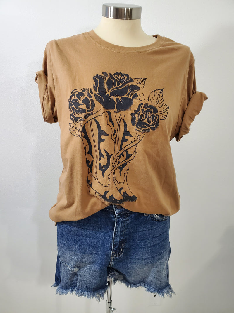 BOOTS & ROSES TEE