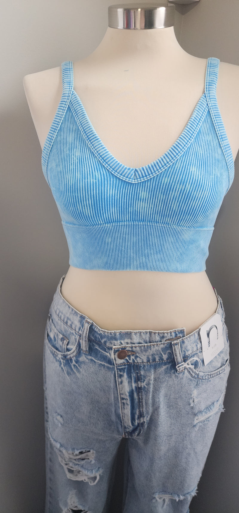 V-NECK CAMI TOP