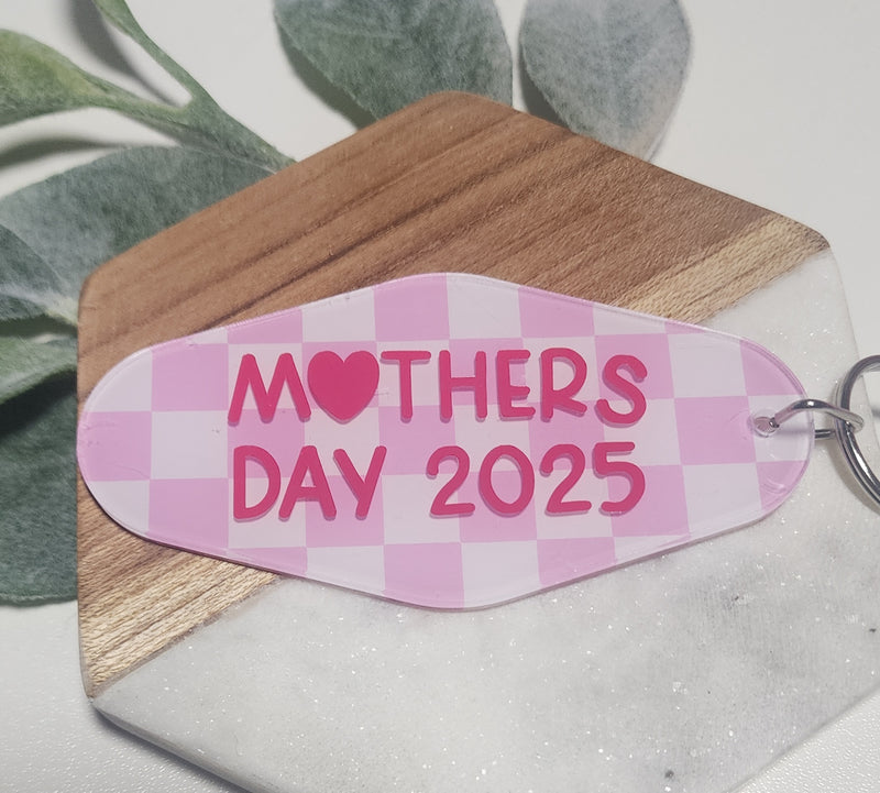MOM KEYCHAIN