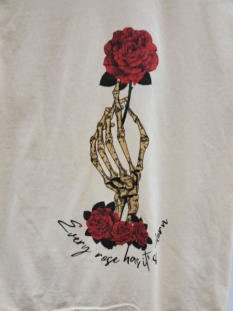 EVERY ROSE GRAPHIC TEE